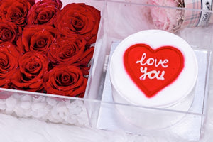valentine's day mini cake with Flowers