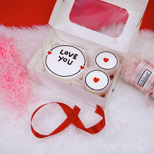 Valentine's Day Mini bento cake with 2 matching cupcakes