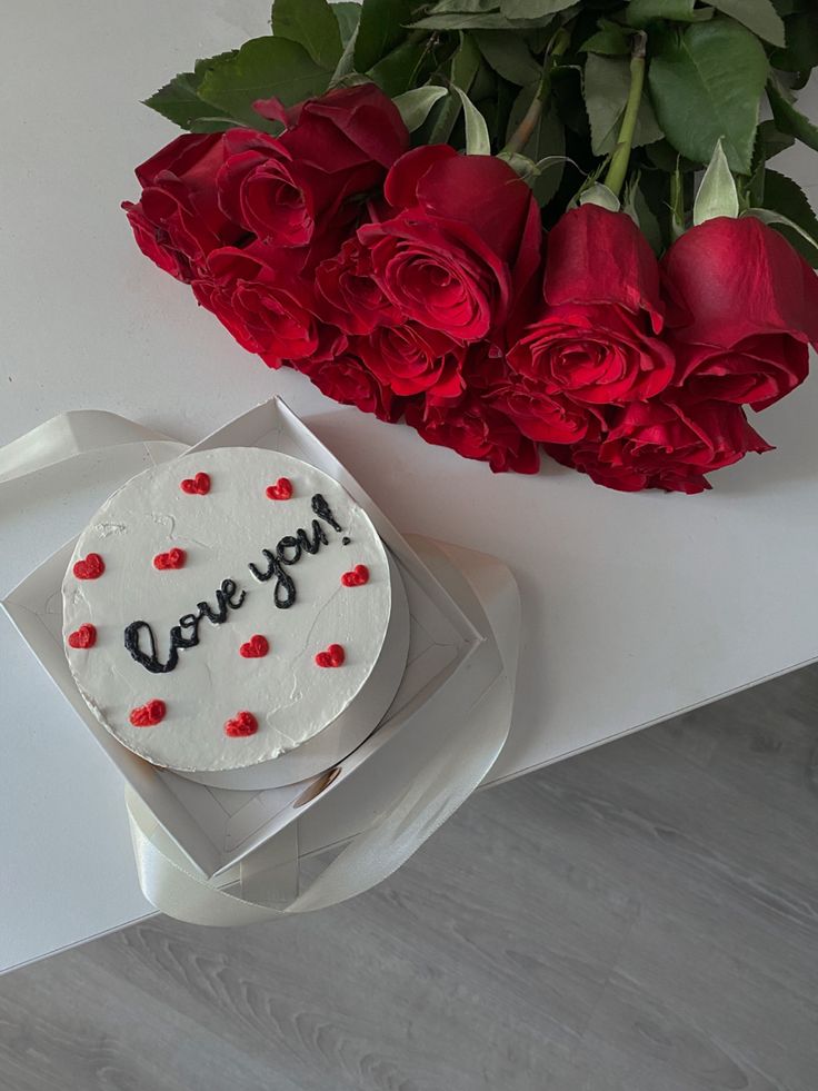 Love you! Cake with flowers