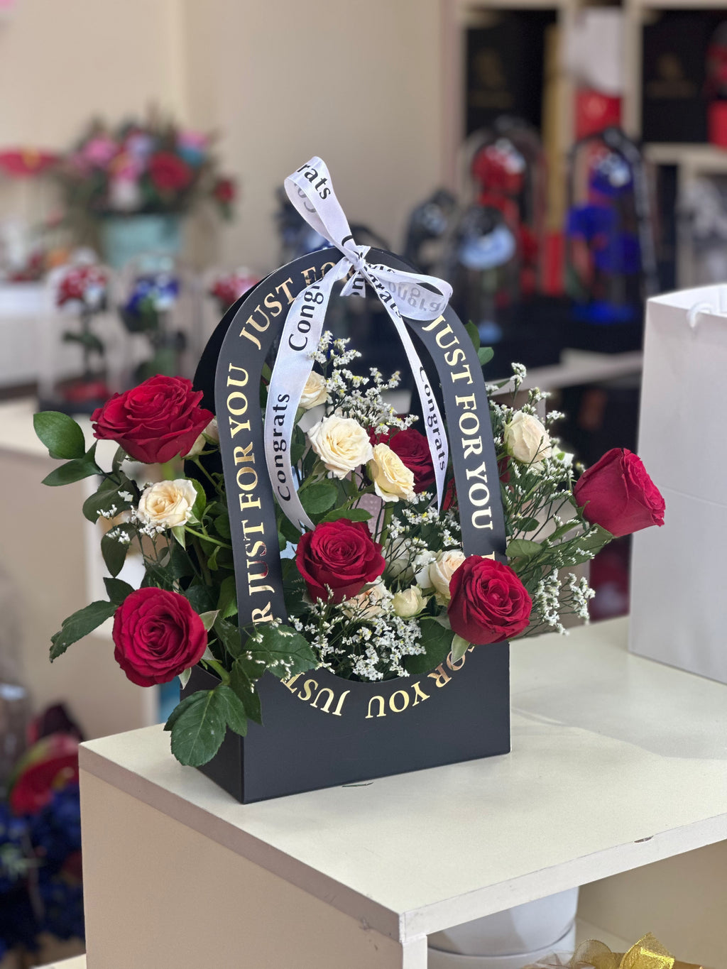 luxury Flower Box with 3 Balloons Offer