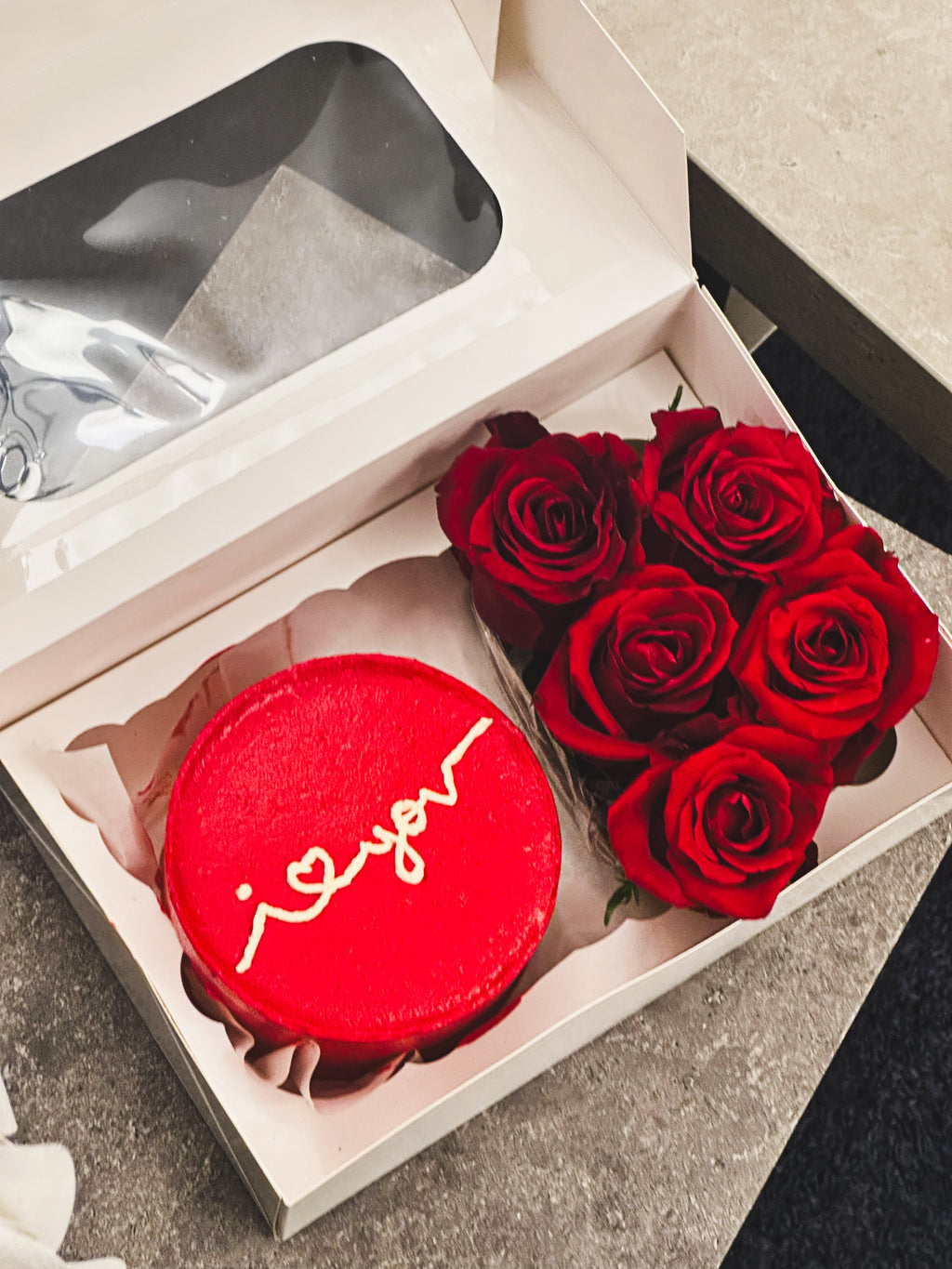 Mini Cake with flowers