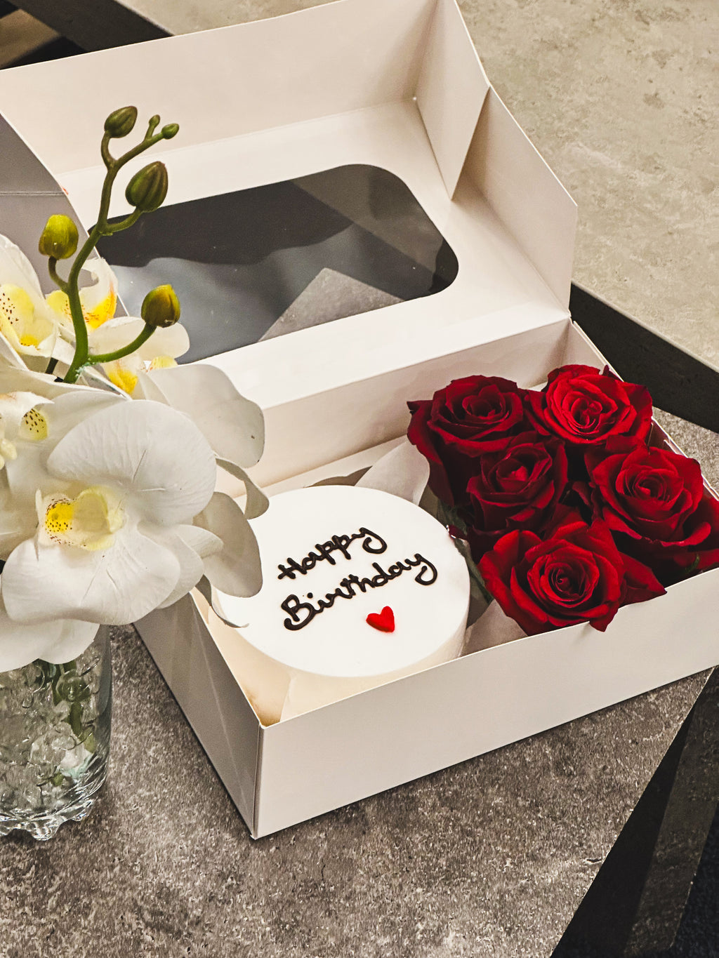 Mini Cake with flowers