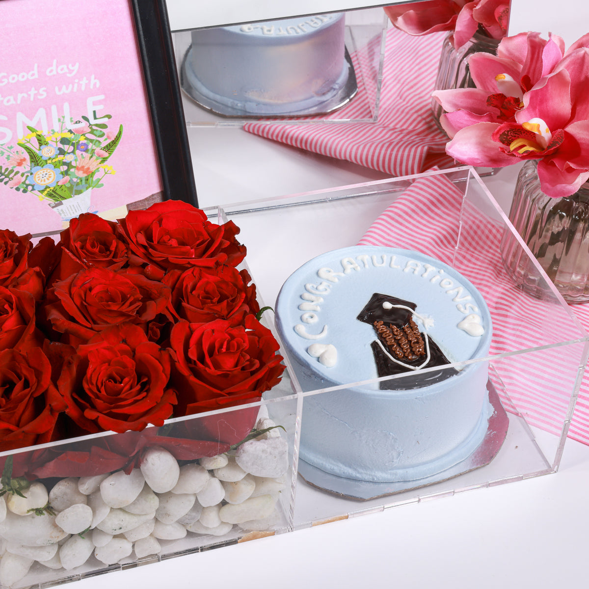 Graduation mini cake with Flowers – Sarleen Cake